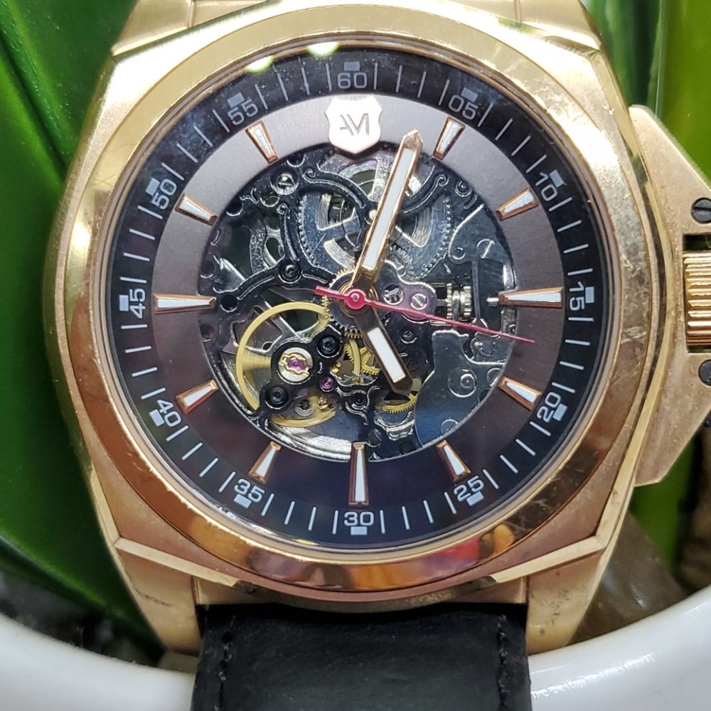 Andrew Marc scale watch - Picture 2 of 3